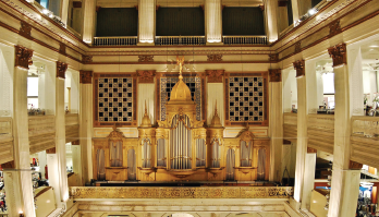 The pipe organ in Wanamaker's department store, Philadelphia.