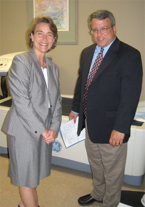 Sen. Lincoln (left) visiting Dr. Saitta on August 9 while she was campaigning in northwestern Arkansas.